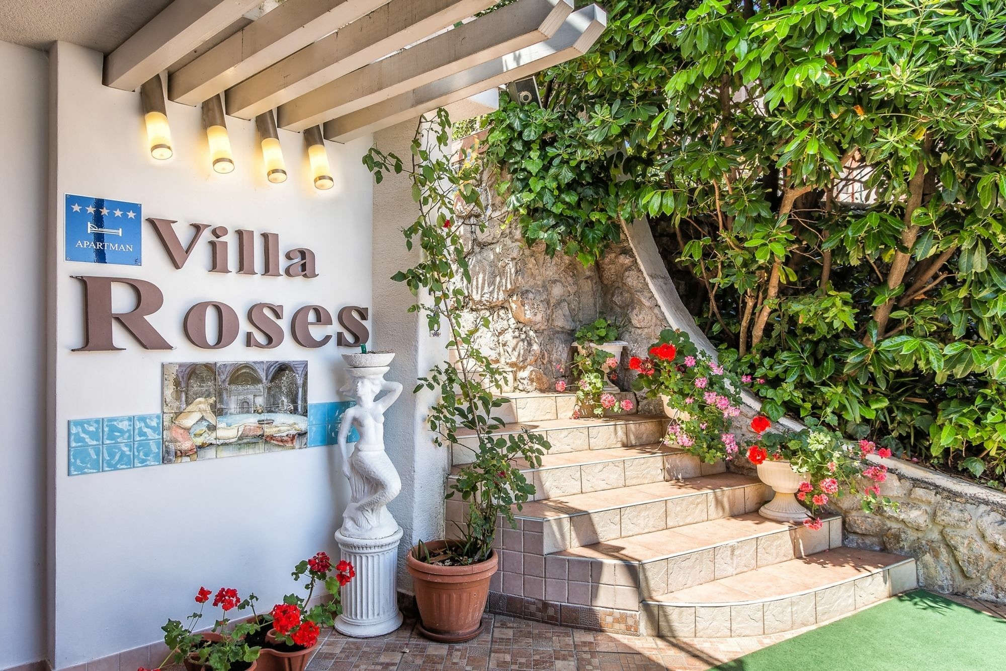 Villa Roses Apartments & Wellness Icici Exterior foto
